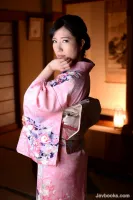 010821_003 Противная женщина, которая хорошо выглядит в кимоно