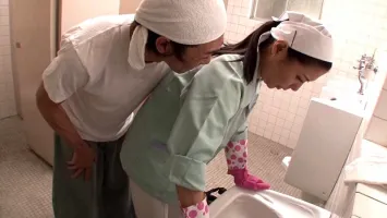 SPRD-455 女廁所媽媽牧田楓