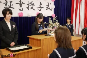 wall!  desk!  Chair!  Graduation from a popular school where raw cocks fly out from the Tokyo metropolitan sucking school ~My Graduation~ feat. Makoto Toda