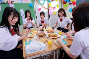 SDDE-719 トビシオ！ 学園 学園生活 文化祭準備編 潮吹きと失禁を繰り返す制服少女