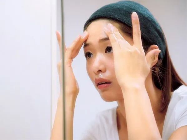 DVAJ-375 I Missed The Last Train And Ended Up Staying At Home... Her No-makeup Face Was Striking So Much That I Messed Up [Recording The Make-up Remover Scene] After That, I Stayed With No Make-up For A Lot Of Time Life Nanami Kawakami