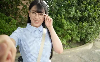 SLN-010 嗯？累了嗎？美容院助理花柳安娜，21 歲