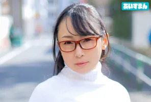 567BEAF-023 A 30-year-old wife who is sexless, frustrated and full of pheromones.She wears glasses and has a plain but chubby body.Hinako, 33 years old, is a married woman with huge H cup breasts and breast milk.