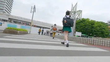 NEOS-003 迫害03 制服と私服を着て、二つ結びのランドセルを揺らしながら電車通学する児童を長期盗撮。