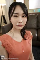 MEYD-784 透明皮膚上的謙虛微笑。 只是有點通奸的慾望 柚木沙織 35 歲 AV DEBUT