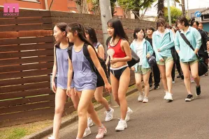 MIRD-234 8 студенток, попавших в ловушку афродизиаков... Токийская совместная школа N, школьная команда по легкой атлетике, сильный и непристойный групповой секс, тренировочный лагерь, вуайеристское писание, ночной секс, оргия 16P