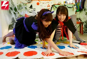 NNPJ-222 ハロウィンで賑わう渋谷で美少女2人組をGET！  ! 賞金50万円のレズミッションをお願いしたら飲み食いの勢いで普段は真面目な優等生がハメられ人生初の親友レズプレイ