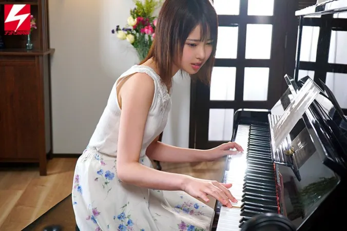 NNPJ-371 Piano History 17 Years Gods Finger Use A Handjob Genius Pianist Makes Her AV Debut Once In Her Life A Neat And Elegant Famous Music Student Yukari (Pseudonym) Nampa JAPAN EXPRESS Vol.123