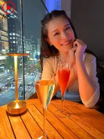 NNPJ-575 I wanted to have sex with the most beautiful woman in the ultra-luxury lounge in Roppongi, but I was suddenly rejected by the fat customer. In order to thank me, I took the champagne and was lucky enough to be creampied in her exclusive G-cup fig