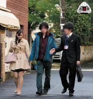 OYC-228 Обзор недвижимости!  Молодожены пришли посмотреть подержанный особняк 2LDK в районе Сибуя, Токио.  Агент по недвижимости тайно насилует свою новую жену, и ее муж этого не замечает.