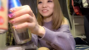 PKPT-0021K 房間飲酒文件一個可愛的最小女孩我嘗試在我的房間裡與 Mona Amamiya 他媽的一天